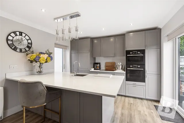 The Hoppitt, Moreton, CM5, photo 3