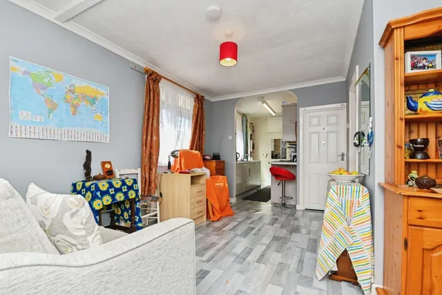 Photo 2 — Broadway, Jaywick, Clacton-on-Sea, Essex, CO15