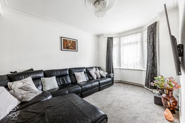 Photo 3 — Stratford Road, Southall, Greater London, UB2 5PQ