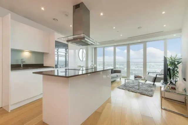 Crossharbour Plaza, London, E14, photo 1