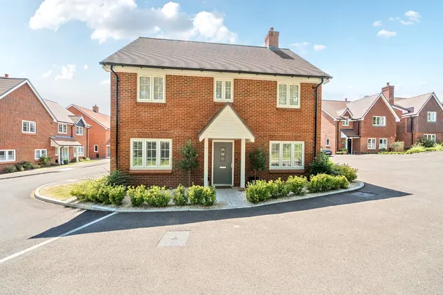 Draper Road, Wickham, PO17, photo 1
