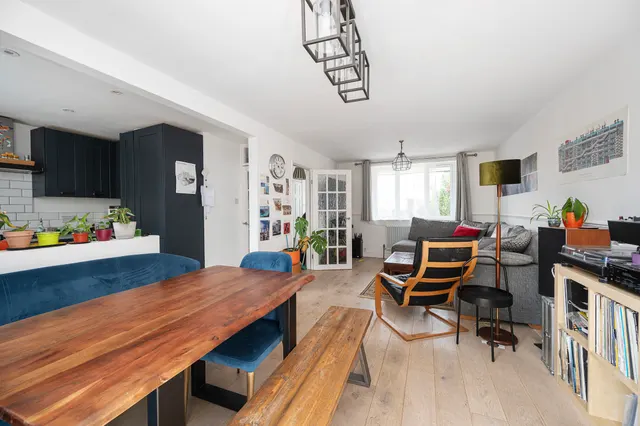 Photo 2 — 111 Stellman Close, London