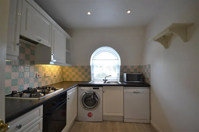 Photo 2 — Chalk Lane, Epsom, Surrey, KT18 7AN