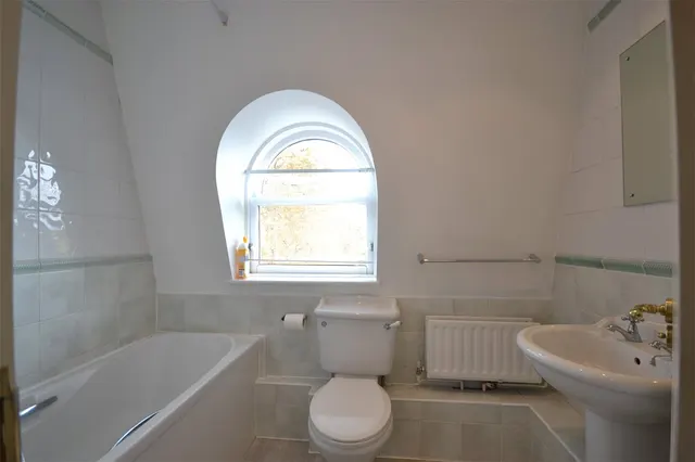 Photo 3 — Chalk Lane, Epsom, Surrey, KT18 7AN