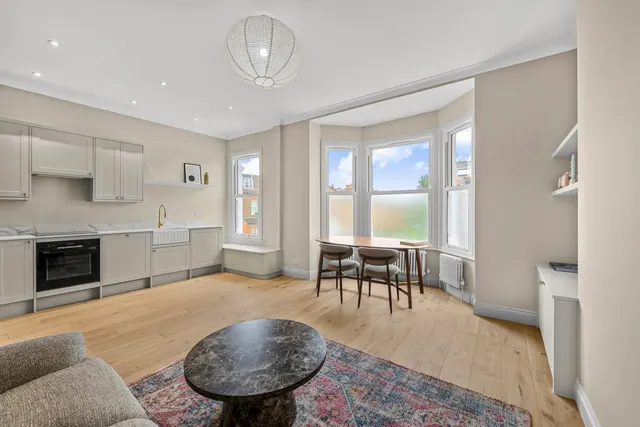 Childebert Road, Balham, SW17, photo 1