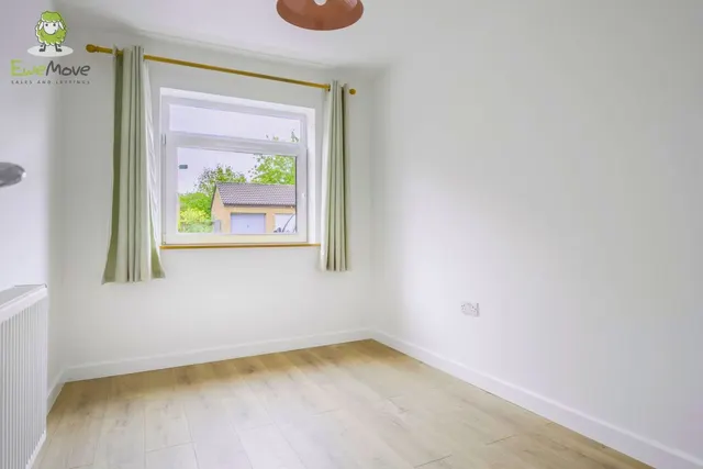 Cleasby Close, A versatile home with no onward chain, SN5, photo 3