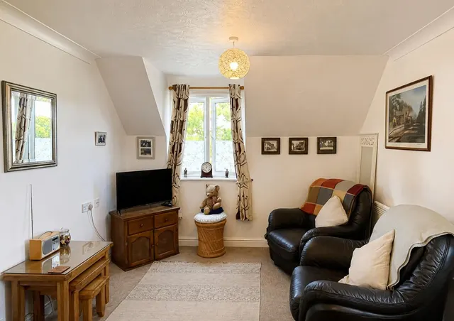 Photo 3 — Park Road, Frome BA11 1ED