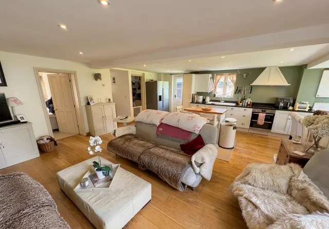Bottlesford, Pewsey, SN9, photo 2