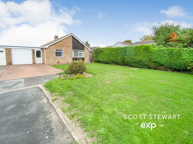 St. Johns Drive, Spalding, PE11, photo 2
