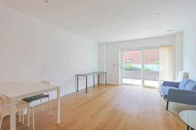 Thonrey Close, Colindale, NW9, photo 3
