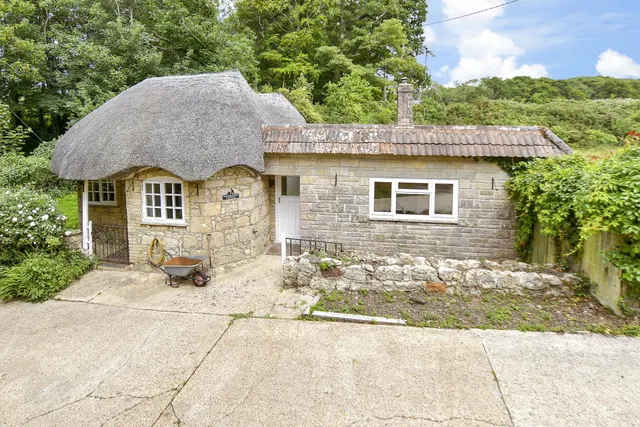4 bedroom house, Calbourne, PO30