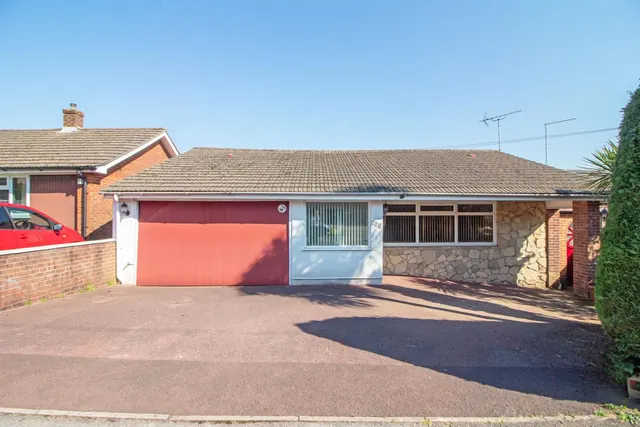 Hazleton Way, Waterlooville, PO8 9DX, photo 1