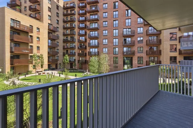 Cloister Road, Acton, W3, photo 2