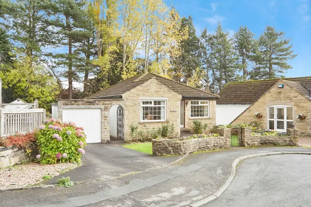 Photo 2 — Hallfield Drive, Baildon, Shipley