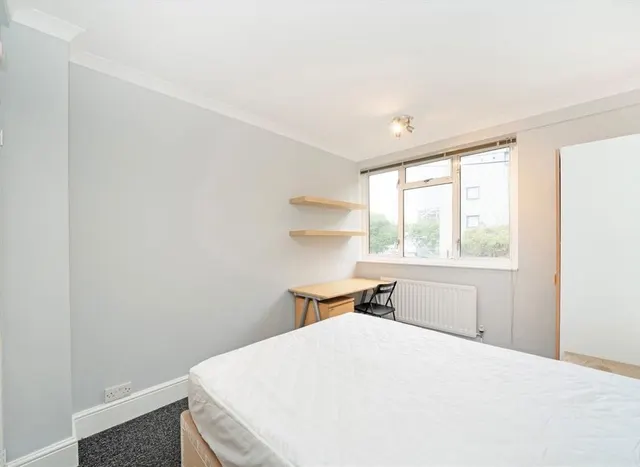 Yarnfield Square, Peckham, SE15, photo 2