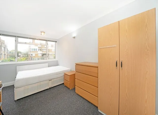 Yarnfield Square, Peckham, SE15, photo 1