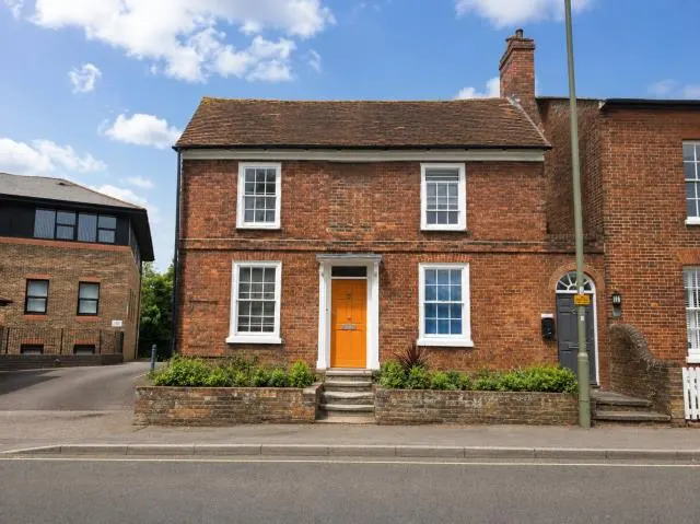 Winchester Road, Basingstoke, RG21, photo 1