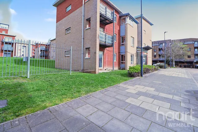 Wellspring Crescent, Wembley, HA9, photo 1