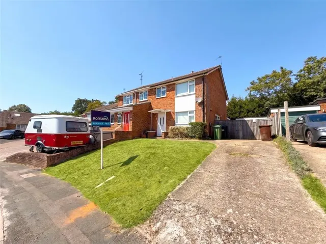 Robins Bow, Camberley, GU15, photo 1