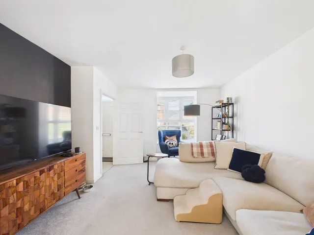 Broad Acre Road, Cheltenham, GL52, photo 3
