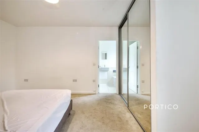 Hainault Road, Leytonstone, E11, photo 3