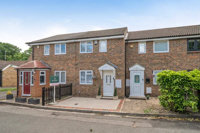 Wheelers Drive, Ruislip, HA4, photo 1
