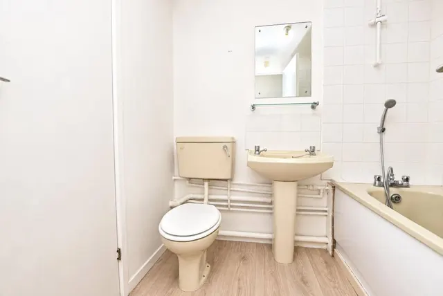 Rushdon Close, Romford, RM1, photo 3