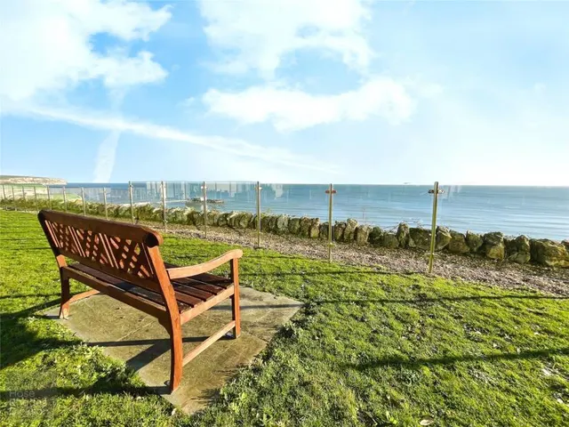 Grange Road, Sandown, PO36, photo 1