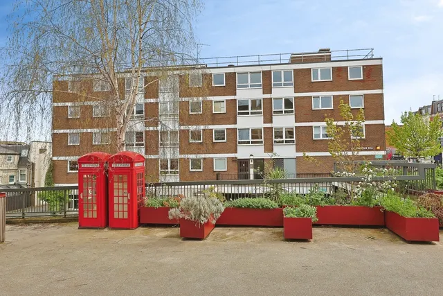 Photo 2 — Lavender Hill, Battersea, London, SW11