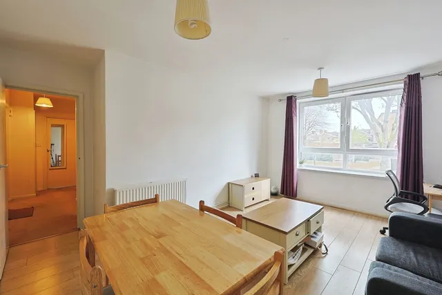 Lavender Hill, Battersea, London, SW11, photo 1