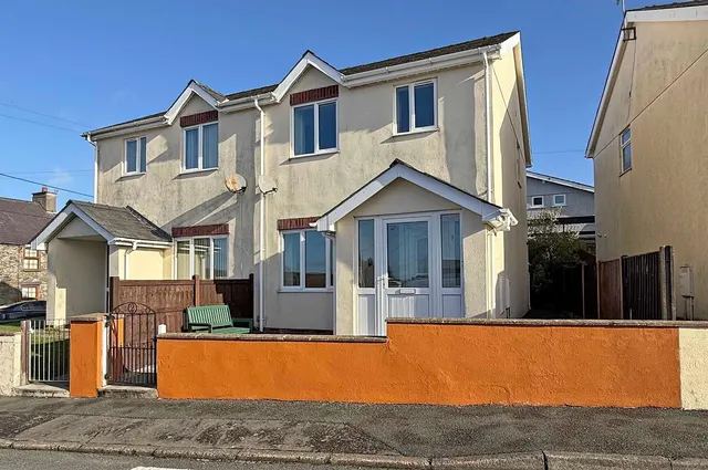 Ffordd Penmynydd, Llanfairpwll, photo 1