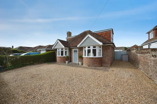Yew Tree Road, Hayling Island, PO11, photo 1