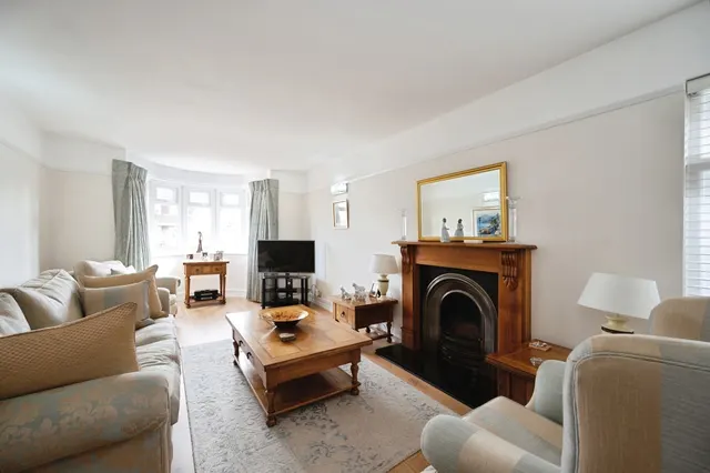 Yew Tree Road, Hayling Island, PO11, photo 2