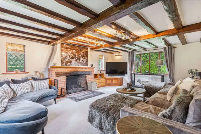 Photo 2 — Woodrow, Amersham, Buckinghamshire, HP7 0QH