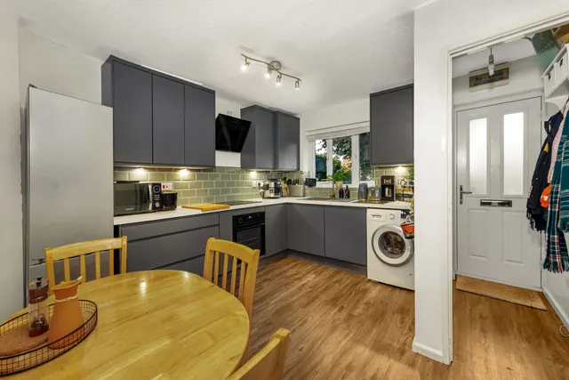 Davidson Avenue, Leamington Spa, CV31, photo 3
