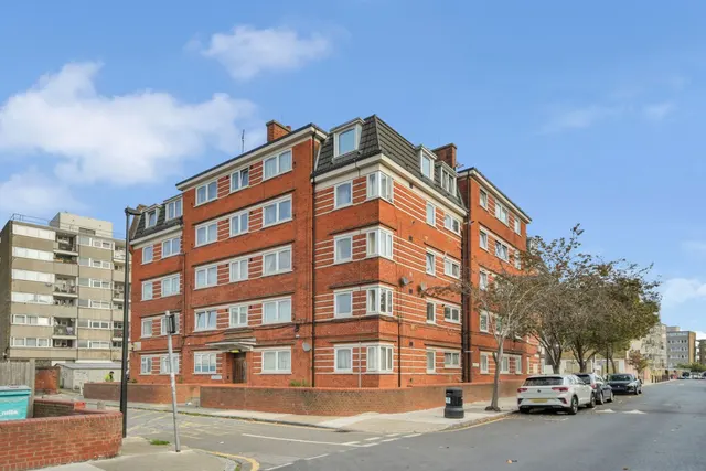 Butler House, Bacton House, E2, photo 1