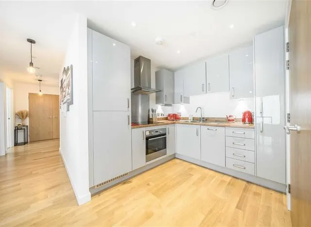 Cutter Lane, Greenwich, SE10, photo 3