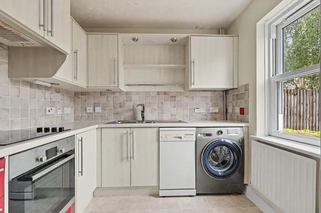 Tennyson Place, Ely, CB6, photo 2