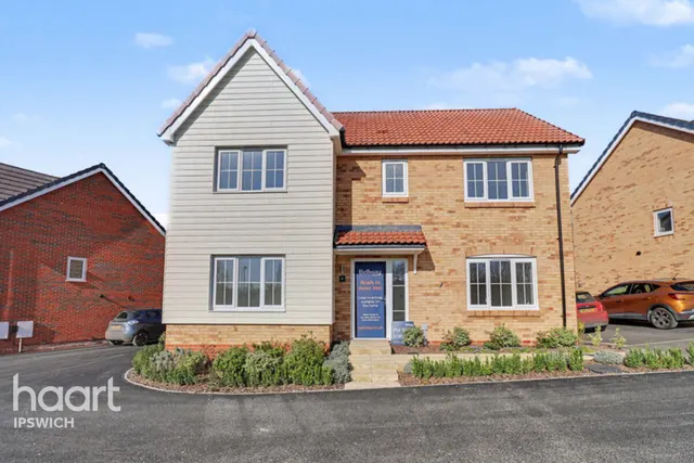 Pinewood Grange, Ipswich, IP14, photo 1