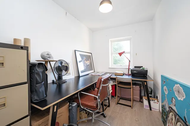 Photo 3 — 25 Danesdale Road, London