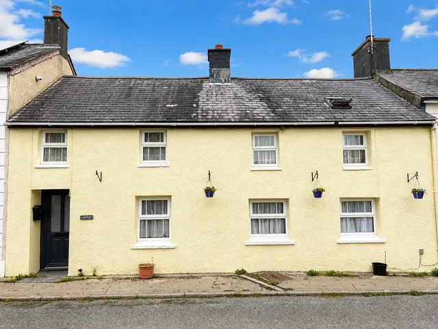Llanddewi Brefi, Tregaron, SY25, photo 1