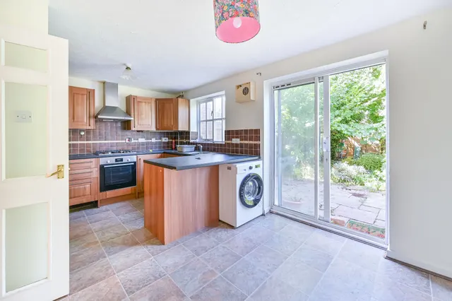 Photo 2 — 36 Abbotswood Road, London