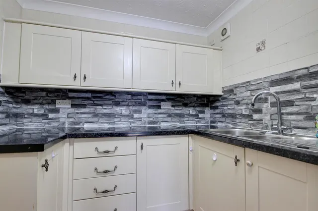 Photo 3 — Pryme Street, Anlaby, Hull