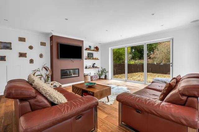 Photo 2 — Eleanors Close, Thundridge, Ware, SG12 0RA