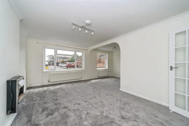 Photo 2 — Orwell Close, Bedford