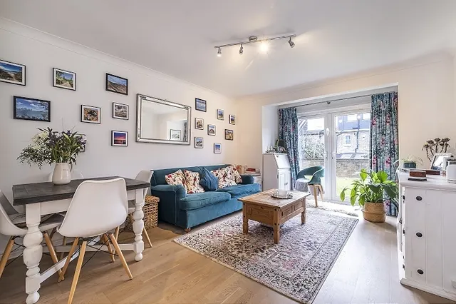 24 Ravensbury Road, London, SW18, photo 1