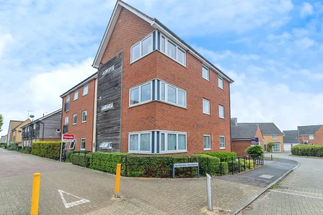 Warwick Avenue, Broughton, MK10, photo 1
