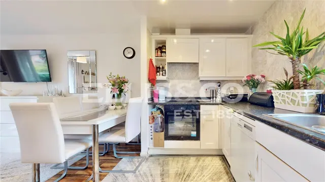 Wellspring Crescent, Wembley, HA9, photo 3