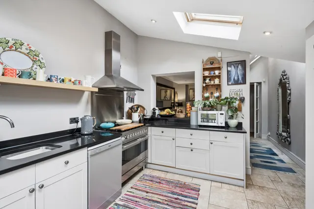 Photo 2 — Beaumont Rise, Marlow SL7 1EF