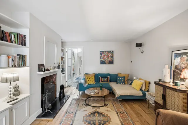 Photo 3 — Beaumont Rise, Marlow SL7 1EF